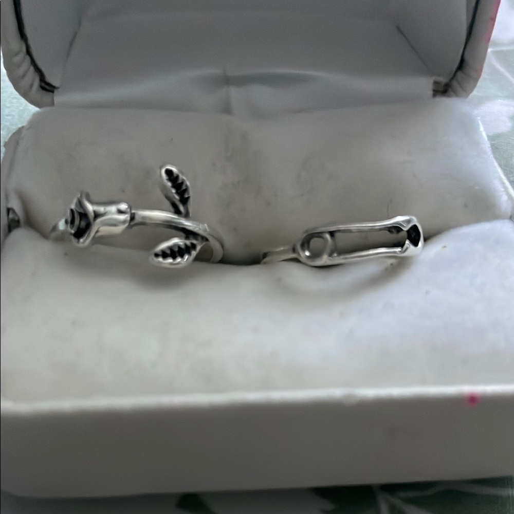 Sleek Silver Rings with Polished Finish